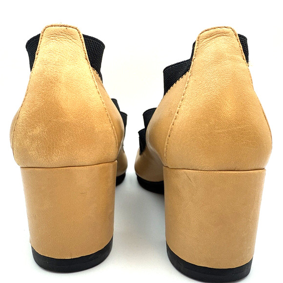 Tory Burch Black and Tan Heels Size 7 - Picture 4 of 12